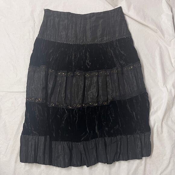 VERTIGO PARIS Vintage 90s Y2K Black Velvet Ruffle Skirt - Boho - Size: 8 - Picture 2 of 15